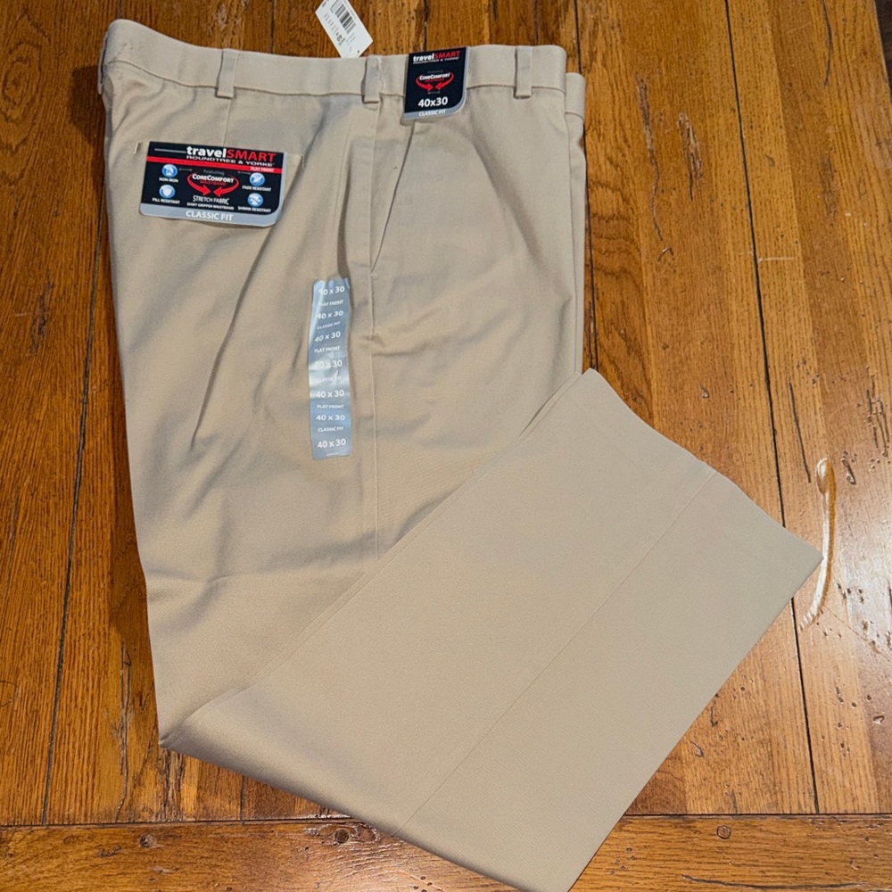 Roundtree & Yorke Classic Khaki Chinos